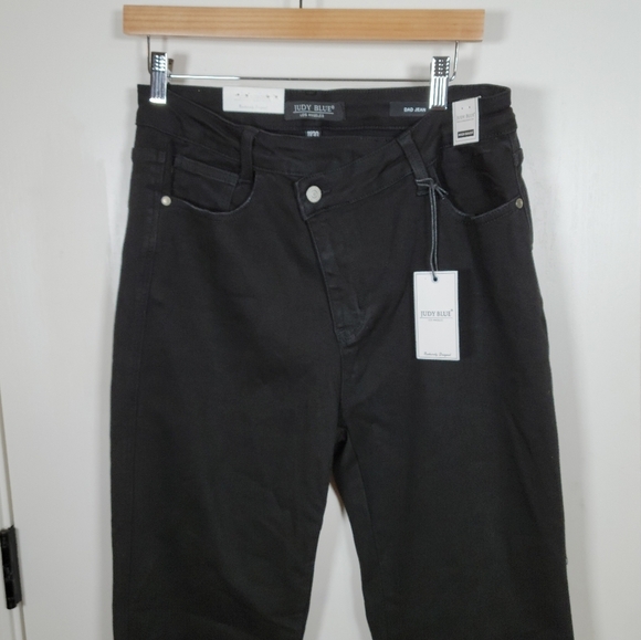 Judy Blue High Waisted Dad Crossover Jeans Size 11/30 - Picture 3 of 9